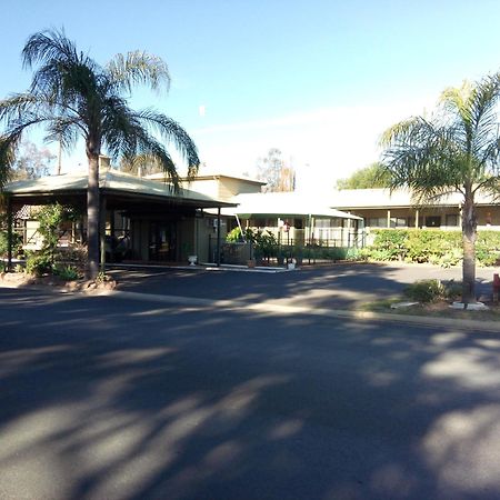 Lake Forbes Motel Bagian luar foto