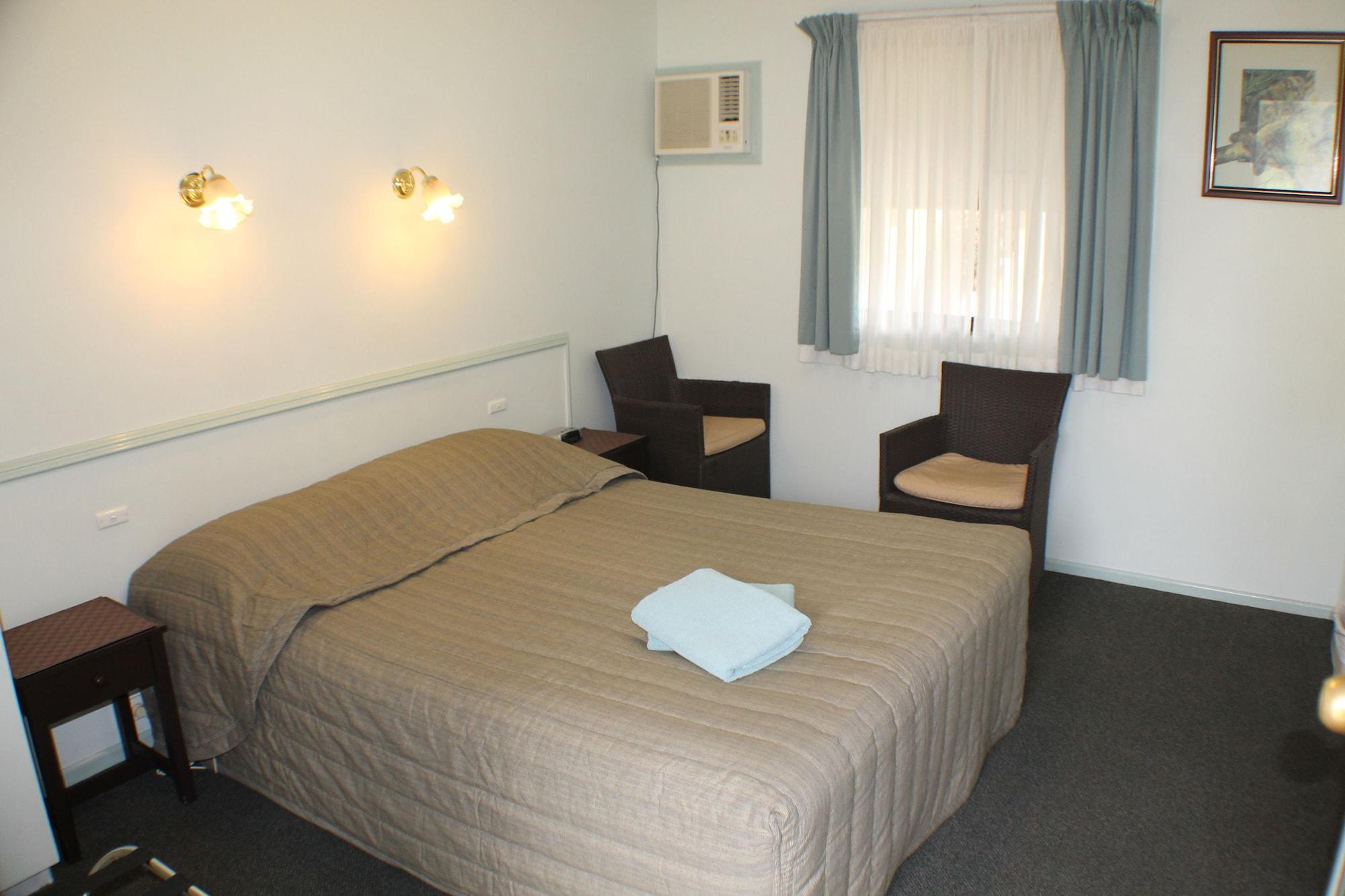 Lake Forbes Motel Bagian luar foto