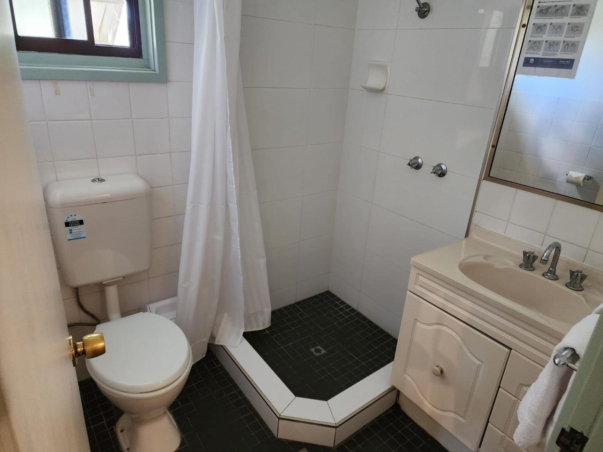 Lake Forbes Motel Bagian luar foto