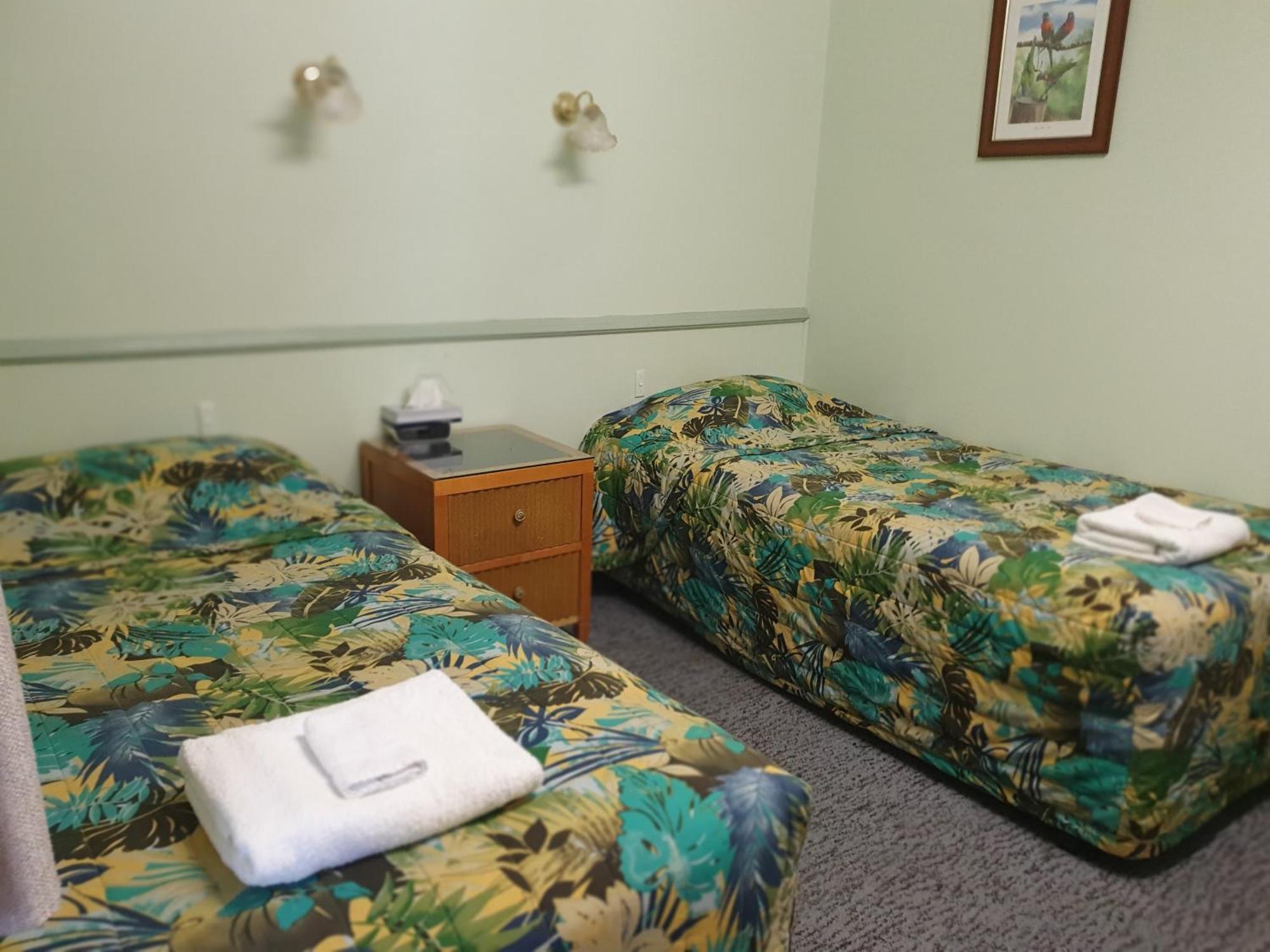 Lake Forbes Motel Bagian luar foto