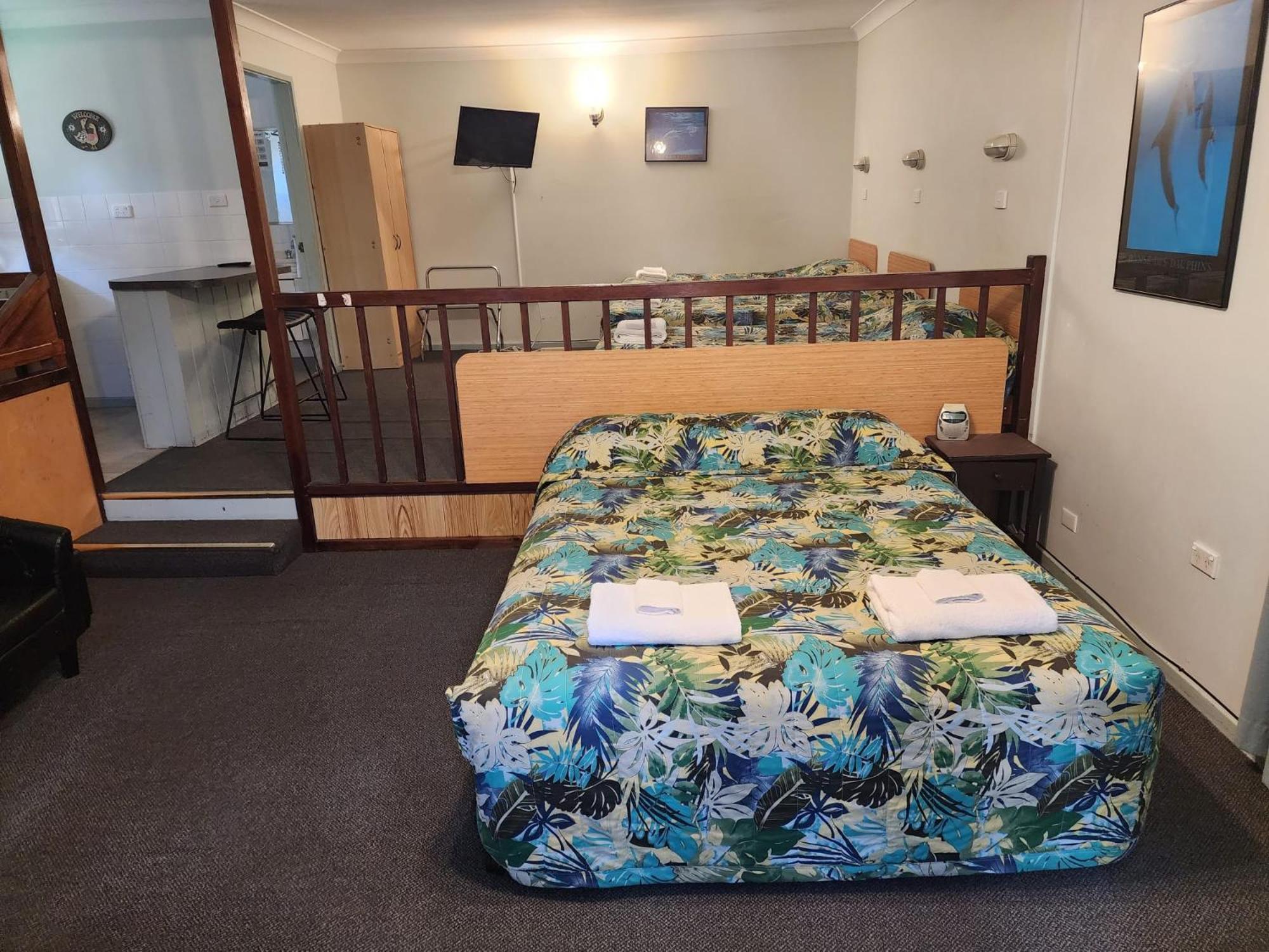 Lake Forbes Motel Bagian luar foto