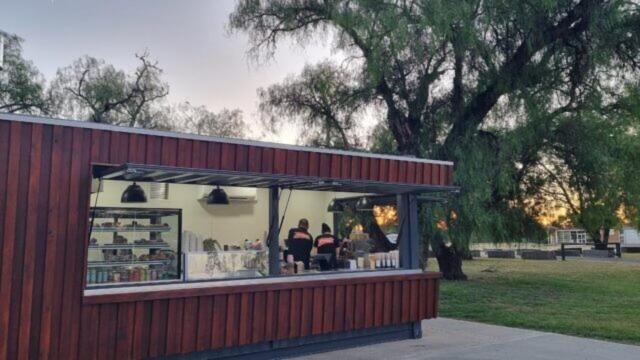 Lake Forbes Motel Bagian luar foto