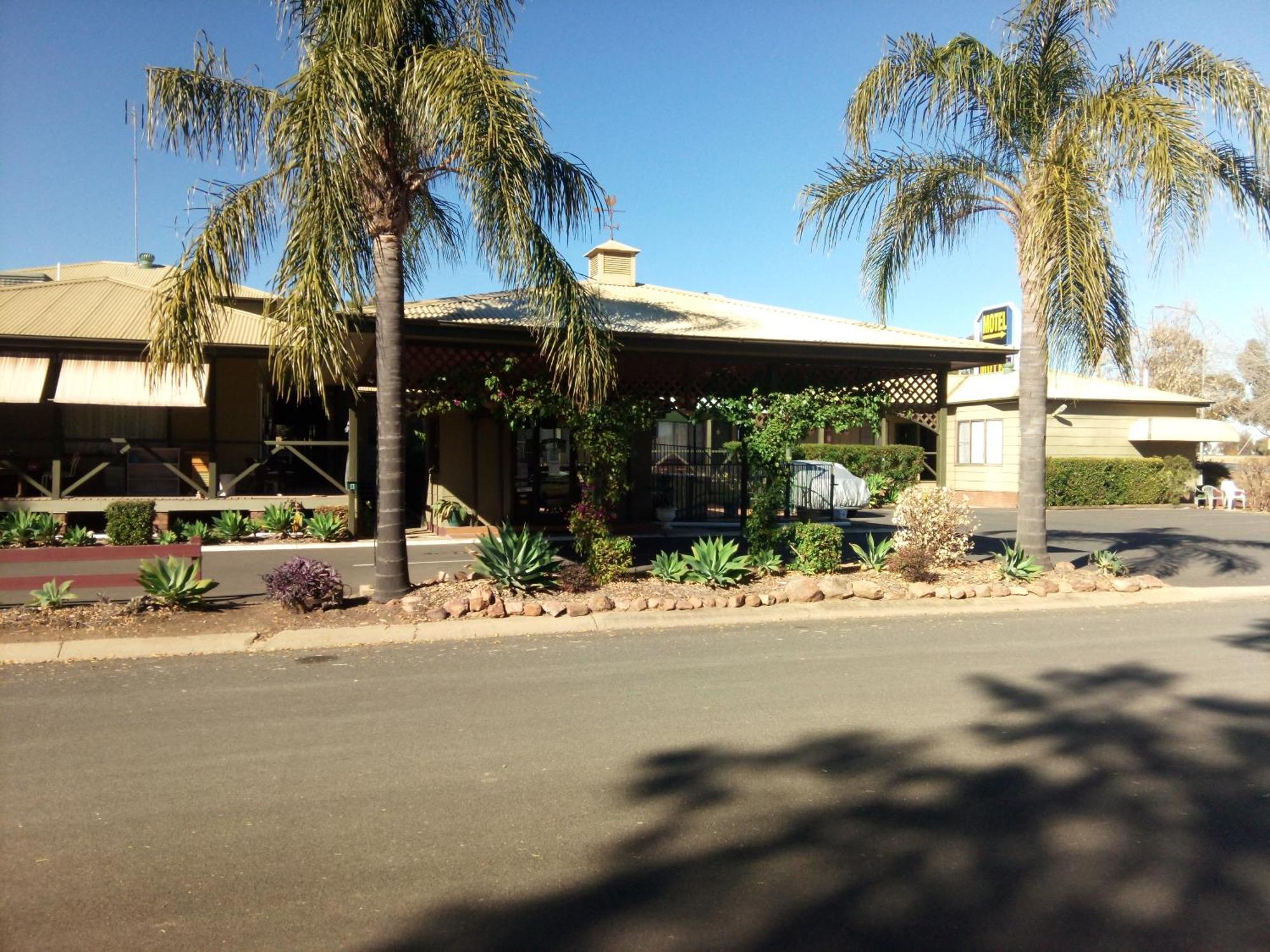 Lake Forbes Motel Bagian luar foto