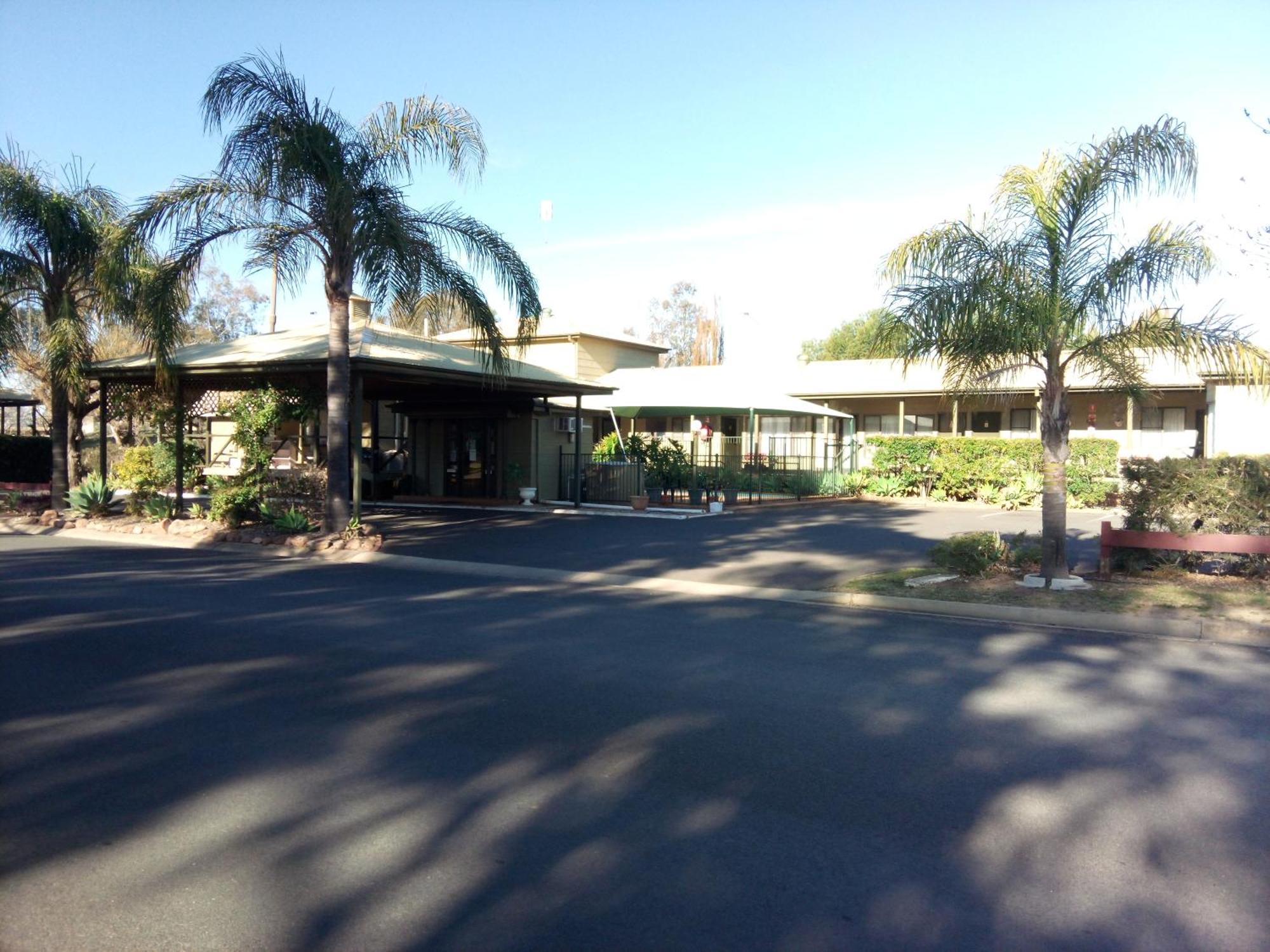 Lake Forbes Motel Bagian luar foto
