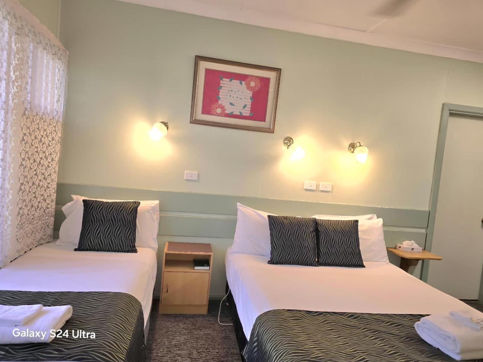 Lake Forbes Motel Bagian luar foto