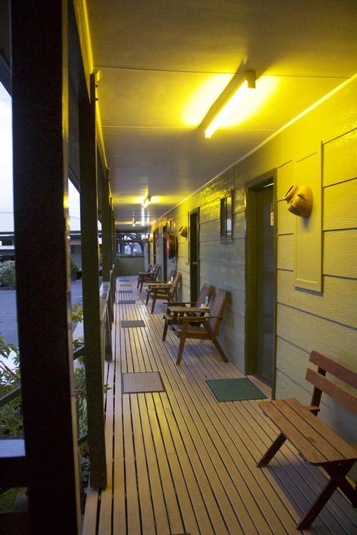 Lake Forbes Motel Bagian luar foto