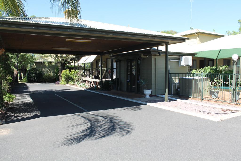 Lake Forbes Motel Bagian luar foto