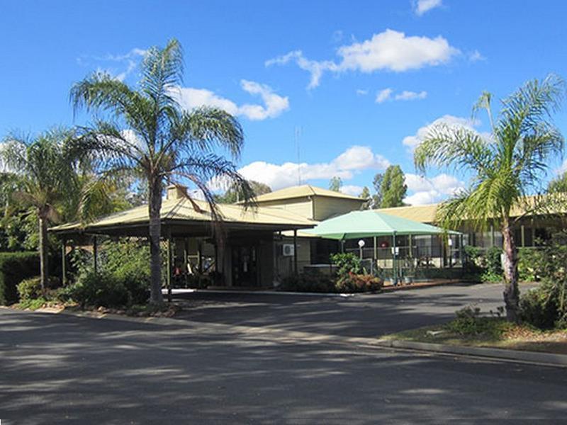 Lake Forbes Motel Bagian luar foto