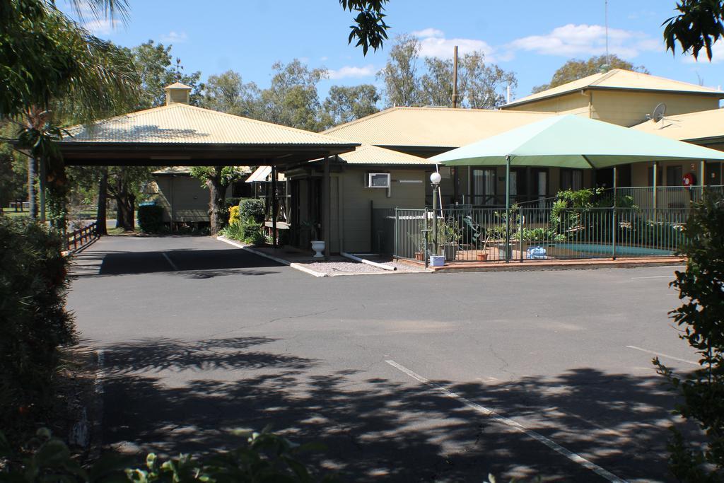 Lake Forbes Motel Bagian luar foto