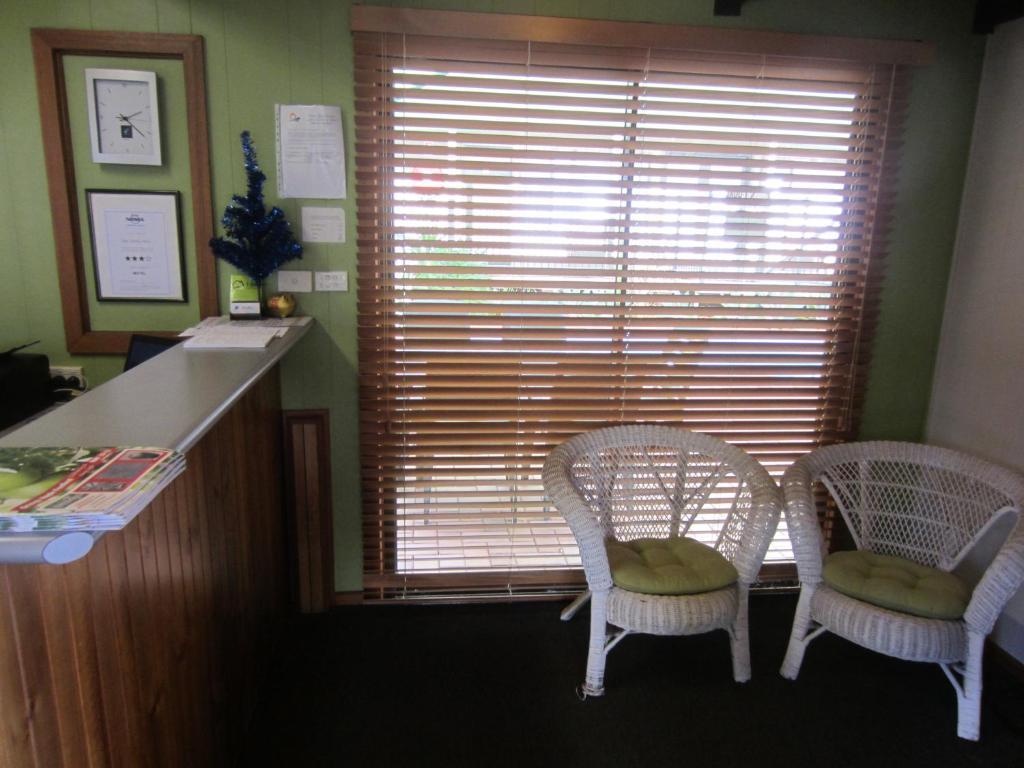Lake Forbes Motel Bagian luar foto