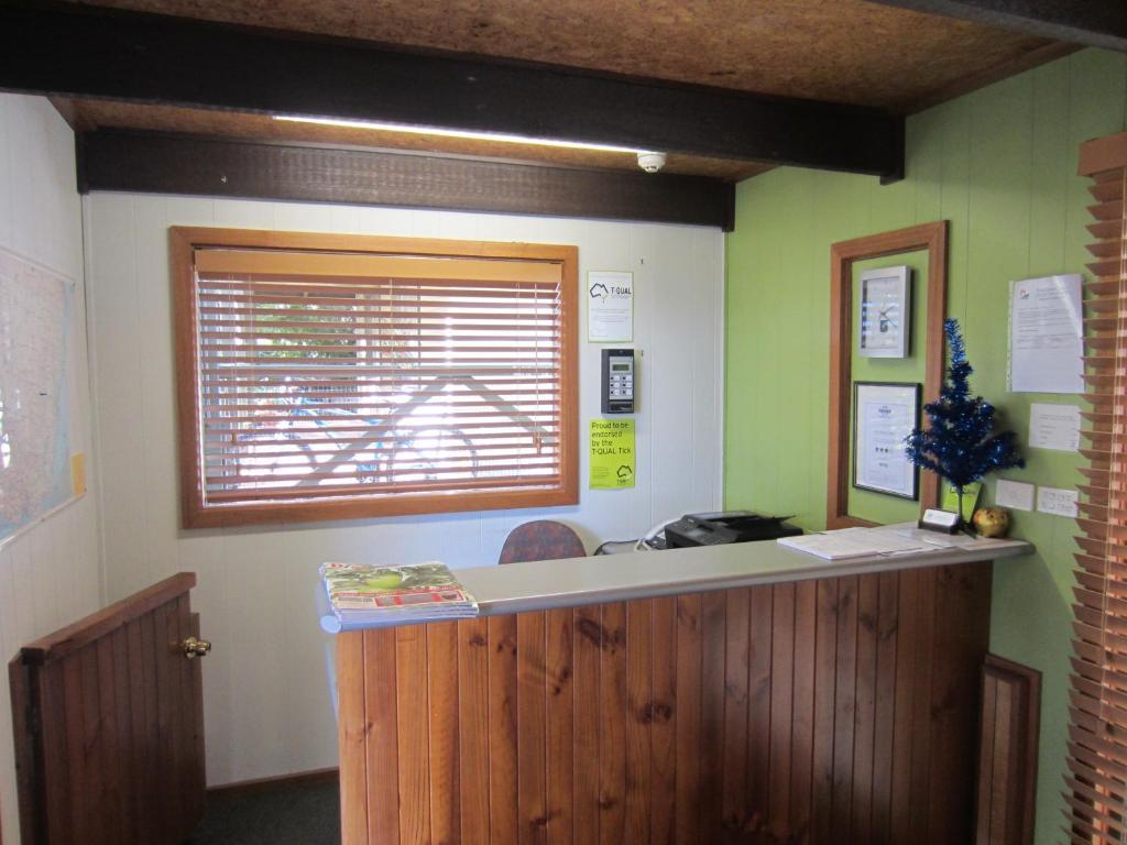 Lake Forbes Motel Bagian luar foto